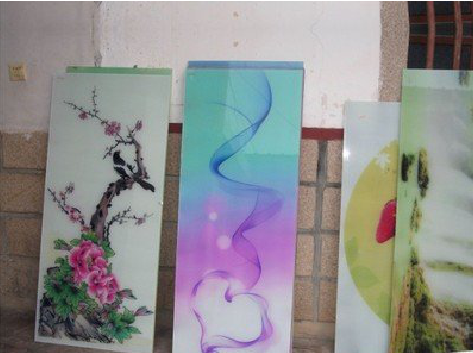 建湖玻璃喷绘的特点。